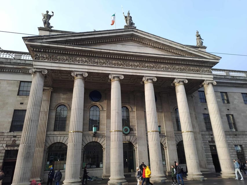 Dublin Walking Tour: Top 10 highlights - Trinity College finish: an elegant place to wrap up