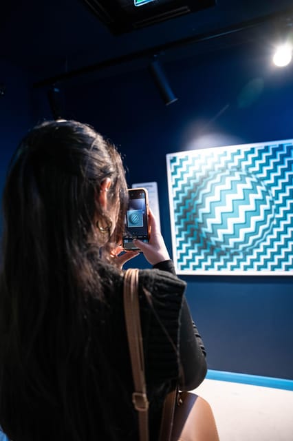 Dublin: World of Illusion Entry Ticket - 3 Floors of Interactive Exhibits: Moving Like a Kid, Seeing Like a Scientist