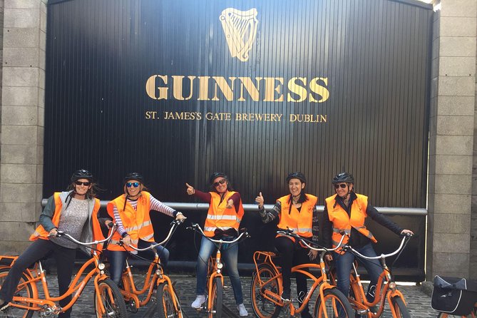 E-Bike & Bike Tour with a Local Guide in Dublin - Bikes, helmets, and staying comfortable in Dublin street conditions