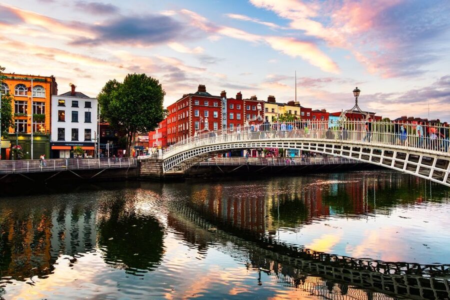 Eco Bike Tour of Dublin City Top Attractions and Nature - Two cathedrals, one big story: Christ Church and St. Patrick’s