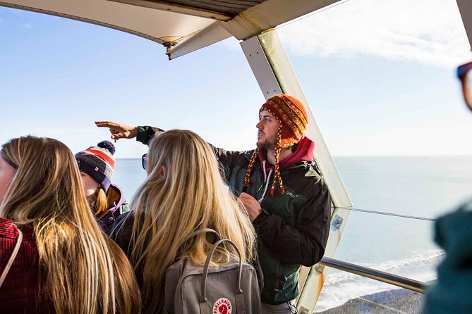 Essential Private Dublin walking tour for up to 6 people - A quick shopping-street break for street life and photos