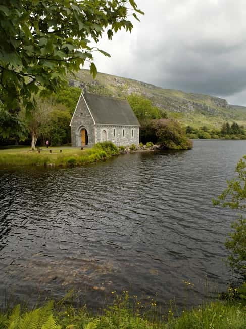 From Cork: Ring of Kerry & Killarney Guided Full Day Tour - Kerry Bog Village: Old-World Life You Can Actually See