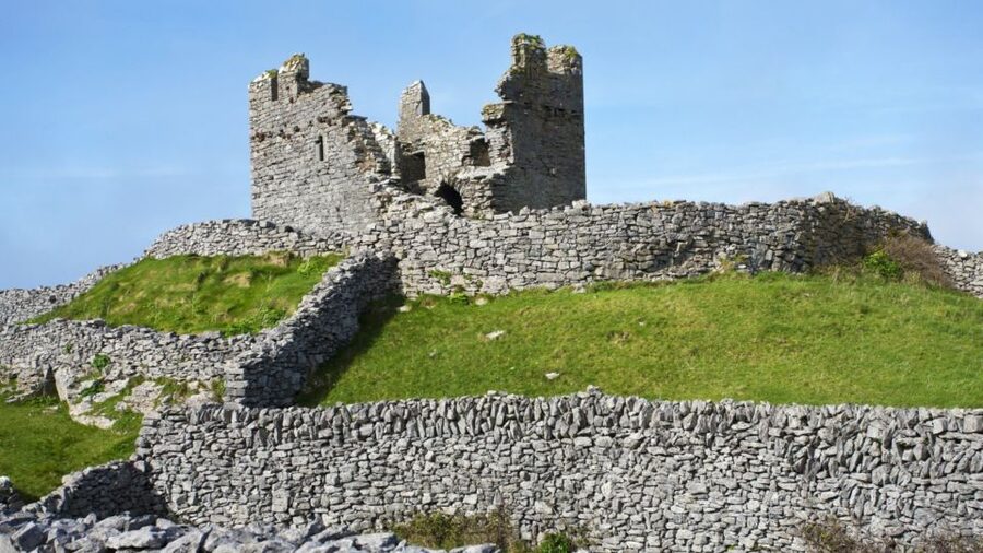 From Doolin: Day Trip to Inisheer with Bike or Bus Tour - Sunken Graveyards, Shipwreck Clues, and Other Island Stops