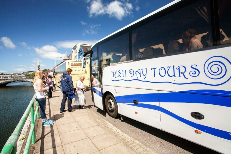From Dublin: Blarney, Rock of Cashel and Cahir Castles Tour - Dublin to Tipperary, Without Making It a Marathon