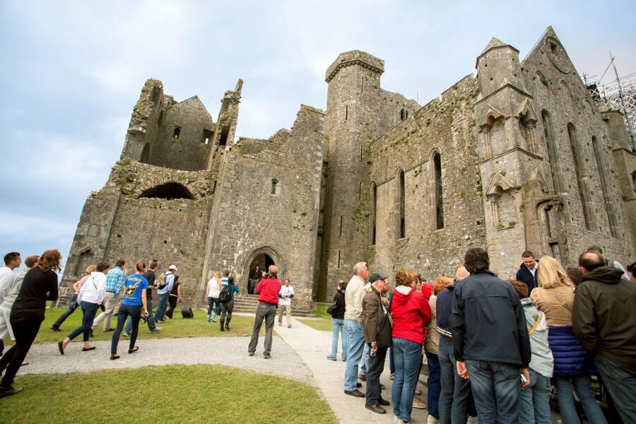 From Dublin: Blarney, Rock of Cashel and Cahir Castles Tour - The Bus Ride Experience: Comfort, Charging, and Breaks