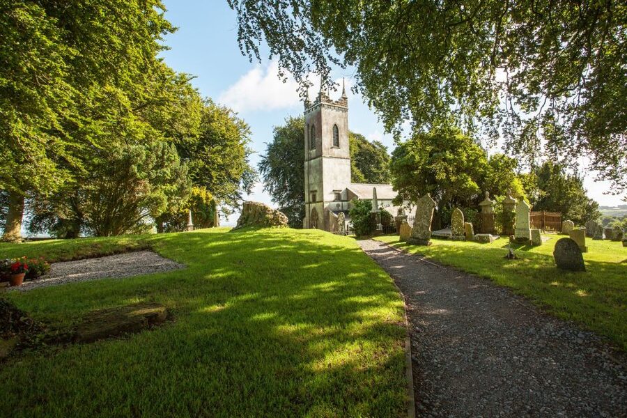 From Dublin: Celtic Boyne Valley and Ancient Sites Tour - Hill of Tara: Coronation Stone Views and Iron Age Meaning