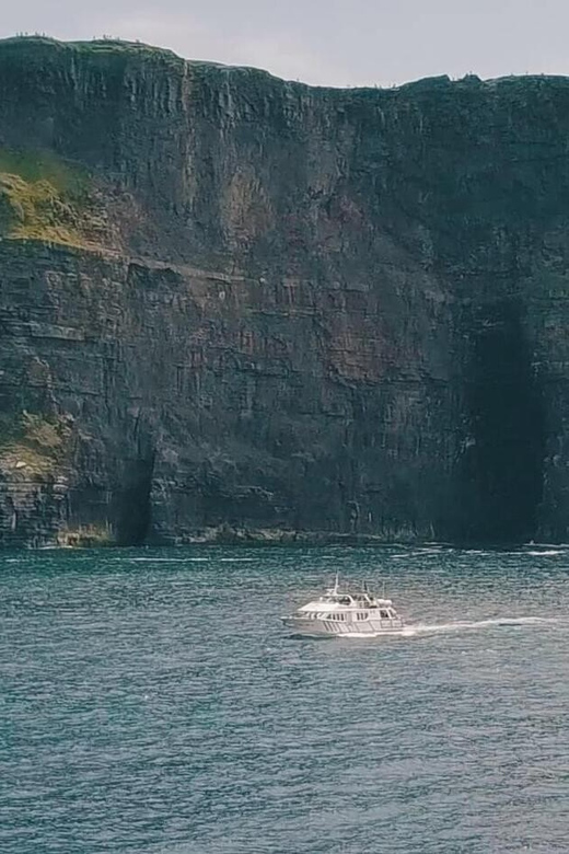 From Dublin: Galway + Cliffs of Moher Boat Cruise in Spanish - The return trip to Dublin, plus how to handle no-lunch planning