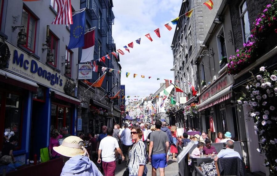 From Dublin: Galway + Cliffs of Moher Boat Cruise in Spanish - Price and value: what $112 buys you