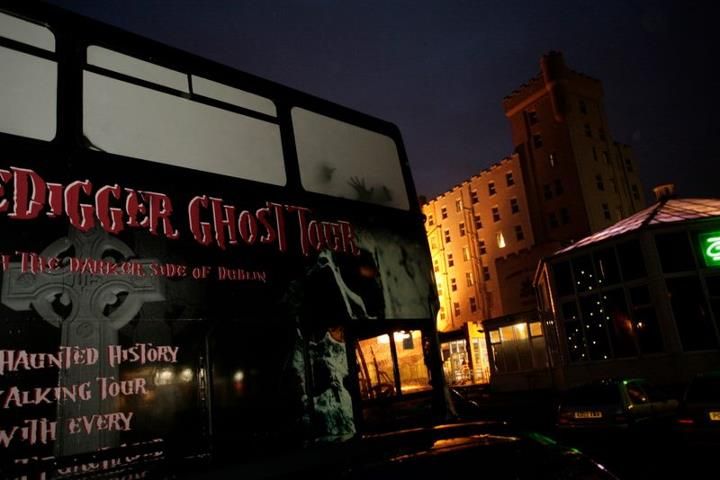 From Dublin: Gravedigger Ghost Bus Tour - Starting point at the H&M bus stop, and how the 2 hours work
