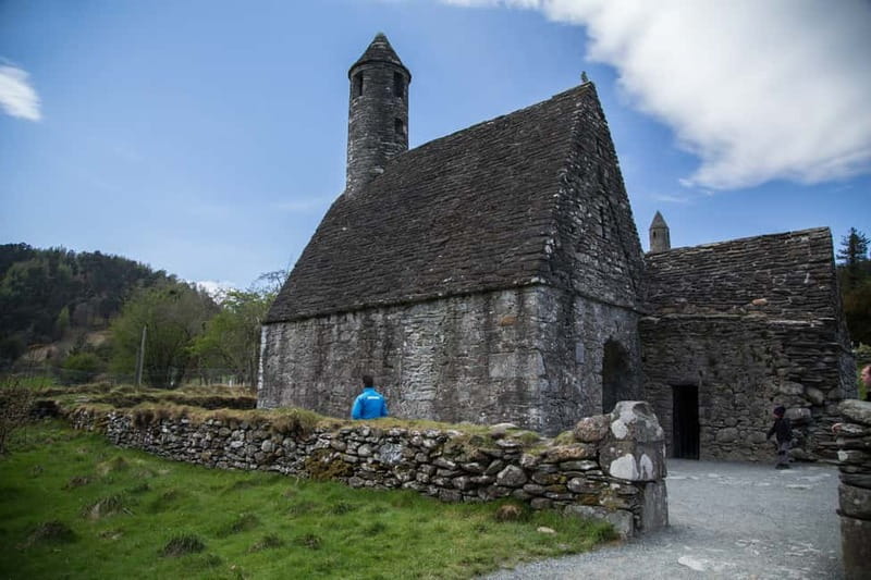 From Dublin: Wicklow, Powerscourt, and Glendalough Day Tour - Guides, storytelling, and why small-group matters
