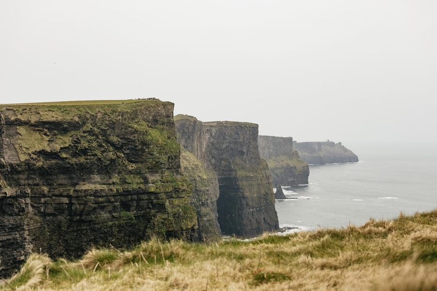 From Galway: Cliffs of Moher and The Burren Guided Day Trip - Kinvara and Dunguaire Castle: a 15-minute photo stop with good payback