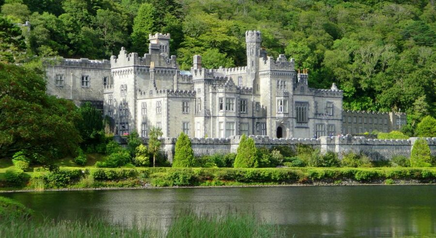 From Galway: Connemara and Kylemore Abbey Day Tour - Screebe waterfall and the quick photo-stop rhythm