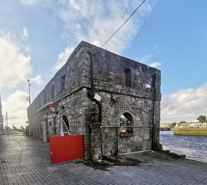 Galway City: Evening Guided Walking Tour of Galway City - Buttermilk Lane, Taibhdhearc na Gaillimhe, and Charlie Byrne’s Bookshop