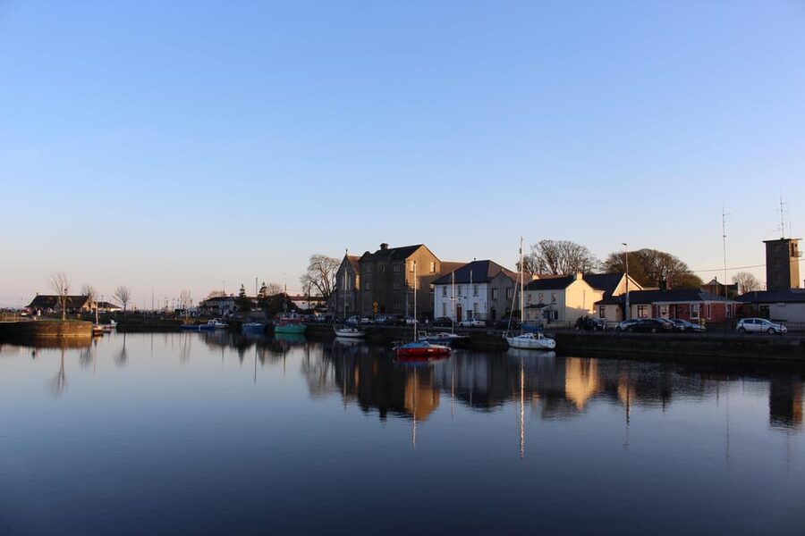 Galway City: Evening Guided Walking Tour of Galway City - The King’s Head Bistro and the Execution of King Charles