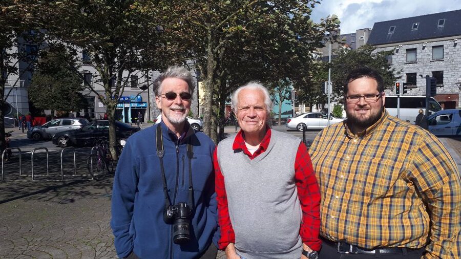 Galway City: Guided 1.5-Hour Walking Tour - The arts connection: why Galway stays on the map