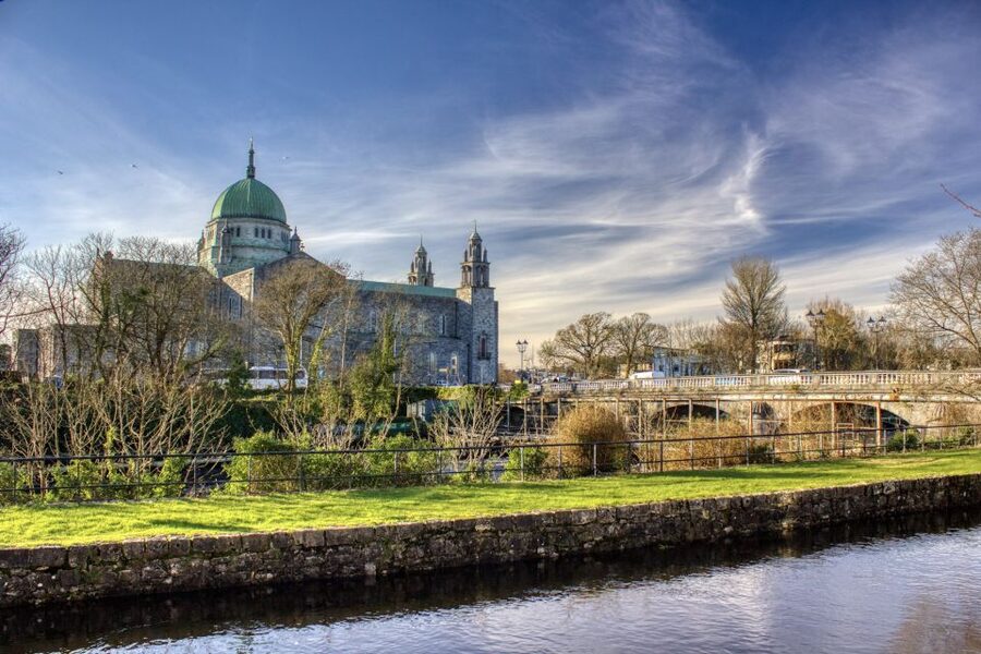 Galway: City Sightseeing Hop-On Hop-Off Bus Tour - Eyre Square and the Browne Doorway: A Strong Start for First-Time Galway