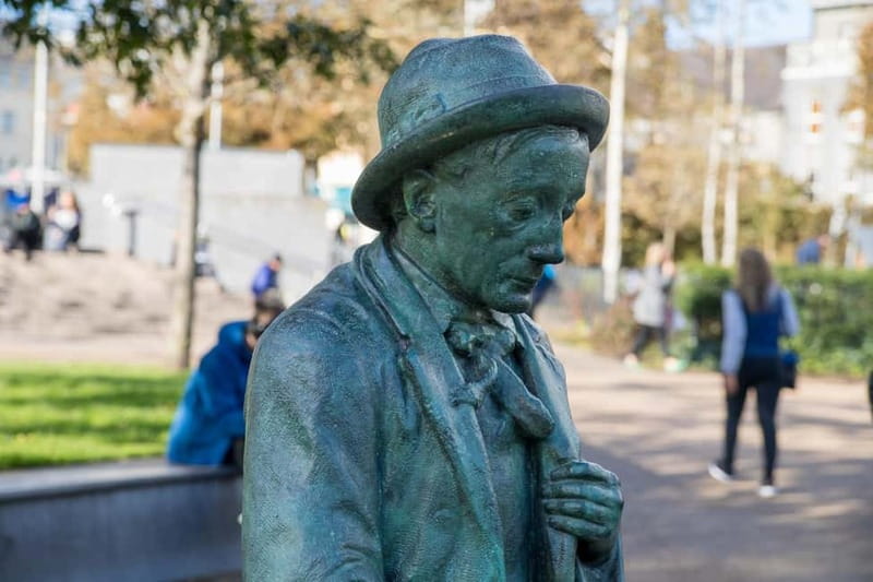 Galway City Walk: Rougues, Rebels and Rakes - Spanish Arch, Long Walk, and the Fishmarket: Waterfront Galway With Real Context