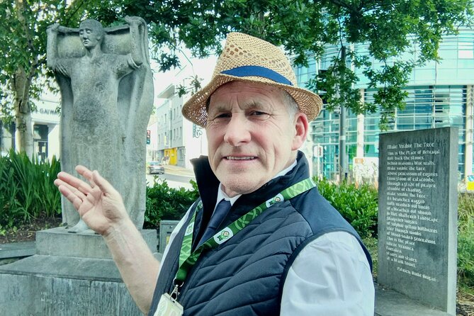 Galway History Walking tour with Local expert - Private Group - The Latin Quarter and High Street: King’s Head Pub, Naughton House, and Names That Stick
