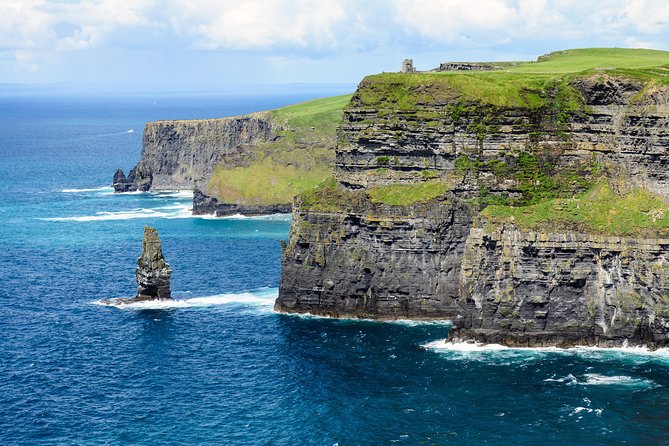 Galway to Aran Islands Inisheer, Doolin, Cliffs of Moher Day Tour - Galway pickup at Kinlay Hostel, then straight to the coast