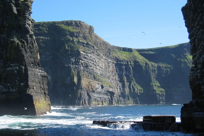 Galway to Aran Islands Inisheer, Doolin, Cliffs of Moher Day Tour - Coach comfort, group size, and why the guide matters