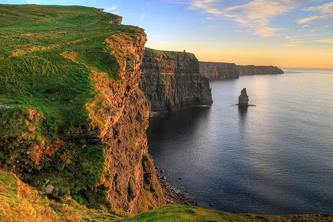 Galway to Cliffs of Moher, Aillwee Cave & Dunguaire Castle Tour - Dunguaire Castle: the quick photo stop that still hits