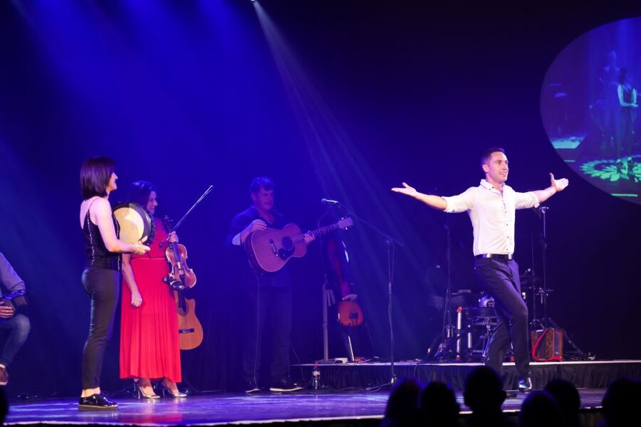 Galway: Trad on the Prom Ticket with Irish Music and Dancing - What happens on stage: Irish music, song, and dance in one arc