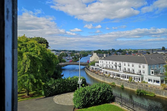 Guided tour of Kilkenny in French with an Irish guide - Meeting John Britton at 17 R887, Gardens