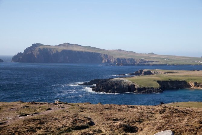 Half Day Private Tour to Dingle Peninsula and Slea Head - Fairyfort and the Irish countryside with animals and forts