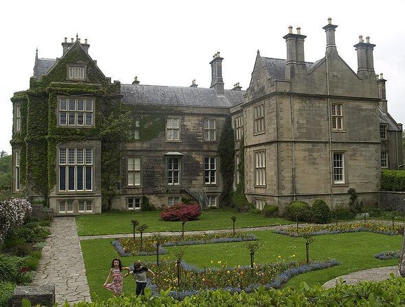 Kerry Highlights Day Tour from Dublin - Muckross House, Gardens, and Traditional Farms: 19th-century Ireland, with extra costs