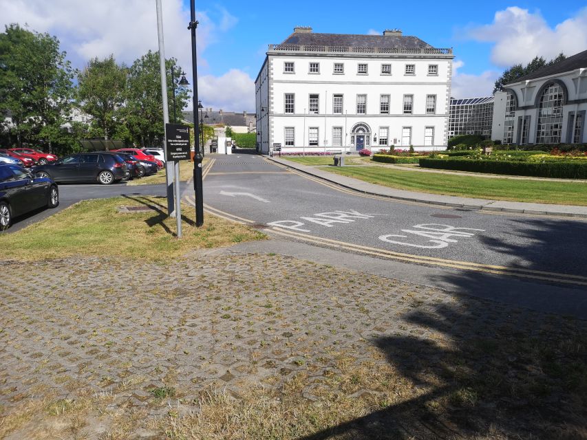 Kilkenny: Historical Highlights Walking Tour - Kilkenny Castle finale: Butler-family power for 600 years
