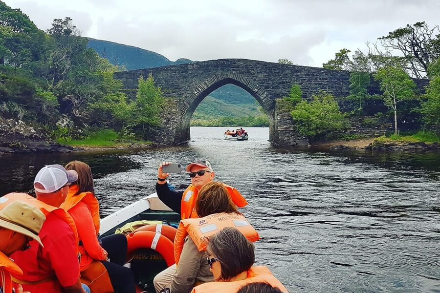 Killarney: Gap of Dunloe Pony, Trap & Traditional Boat Tour - Lord Brandon’s Cottage Break: Lunch, Snacks, and a Breather