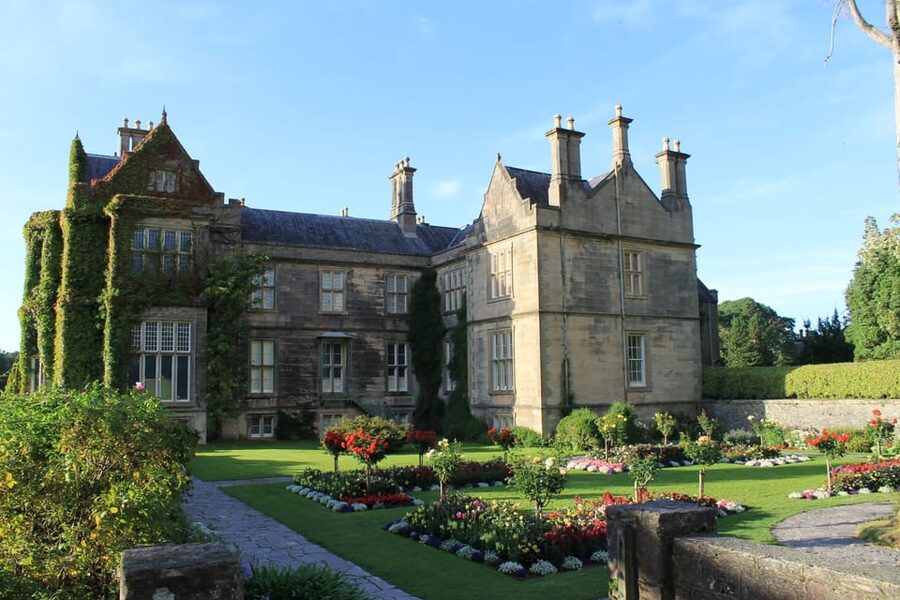 Killarney: Hop-On Hop-Off Bus to Killarney National Park - Muckross House and Gardens, Victorian charm with time to slow down