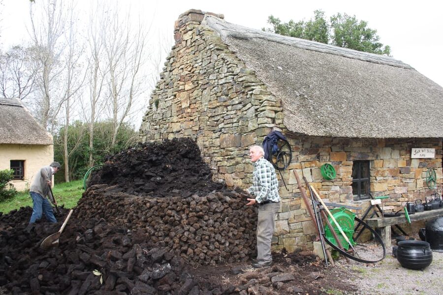 Killarney: Ring of Kerry Bus Tour - Kells and the sheepdog show: the stop people talk about