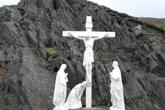 Killarney Super Saver: Dingle and Slea Head Day Trip plus Ring of Kerry and Killarney Lakes Day Trip - The real star is the guide, and the names keep showing up