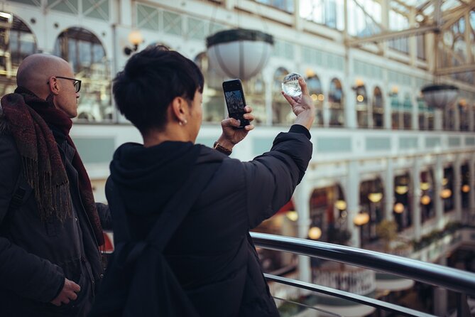 PicTours Dublin - Grafton Street: street photography, buskers, and lighting tricks