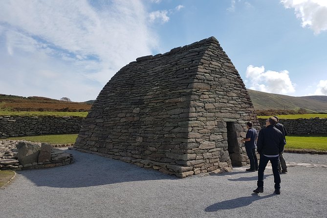 Private Dingle Peninsula Full-Day Tour - Entering the big scenery loop, starting at Conor Pass