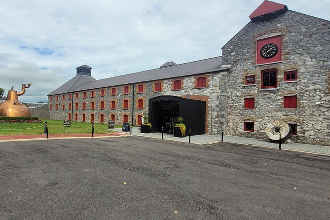 Private Tour , Blarney Castle, jameson Distillery and Cobh. - A smooth Cork plan starting in Cobh Cruise Terminal