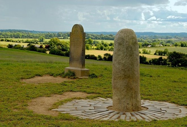 Private Tour of Newgrange and The Hill of Tara - A 6-hour private circuit of Newgrange and Tara