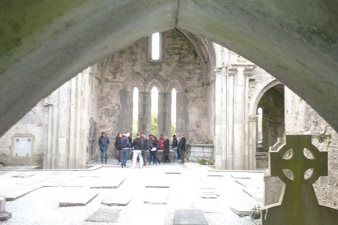Private tour to the Cliffs of Moher guided in Spanish - Burren National Park: a quick hit with commentary and photo time