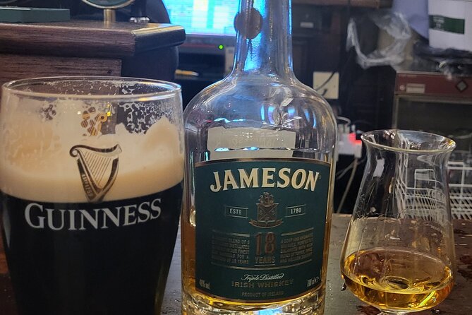 Pub Crawl Walking Tour Through the Heart of Irelands Capital - Ha’penny Bridge Inn: the pour-your-own Guinness lesson