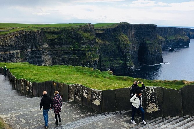 Scogliere di moher e Galway in italiano - Fermata al parcheggio di Dunguaire: foto e contesto senza perdere tempo
