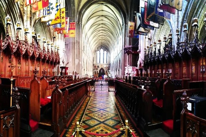 Semi-Private (8people max) 2.5 Hr Dublin Walking Tour - Dublin Castle: where stories blur into truth and legend