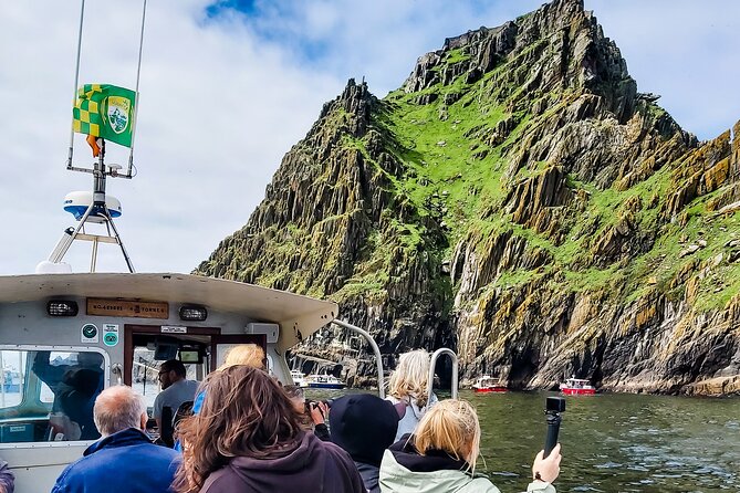 Skellig Michael : Ultimate Skellig Coast Tour with AquaTerra - Leaving Skellig Michael: Illlaunloughan and a cruise past Portmagee