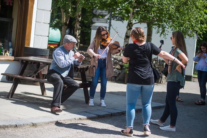 Skip the Line: Bunratty Castle and Folk Park Admission Ticket - When to go, opening times, and avoiding the 4pm castle cutoff