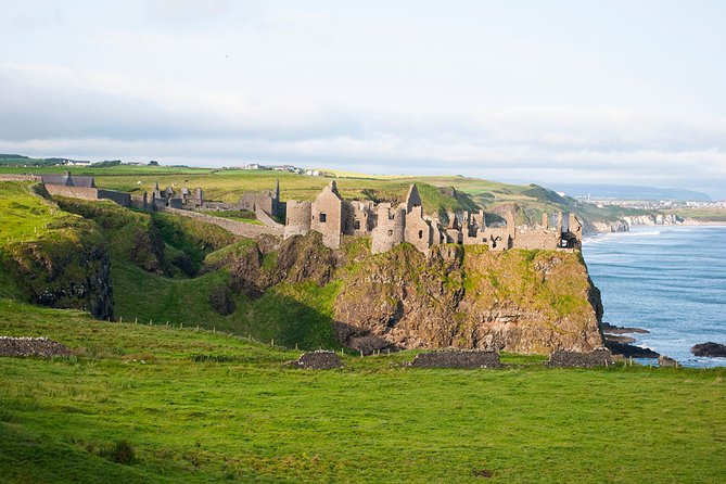 Spanish Belfast And Giants Causeway Tour - Giant’s Causeway: your 1.5 hours on the rocks (with entry handled)