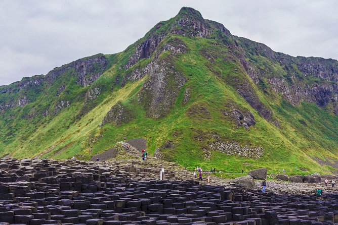 Spanish Belfast And Giants Causeway Tour - Dunluce Castle: a 10-minute photo moment that sets the tone