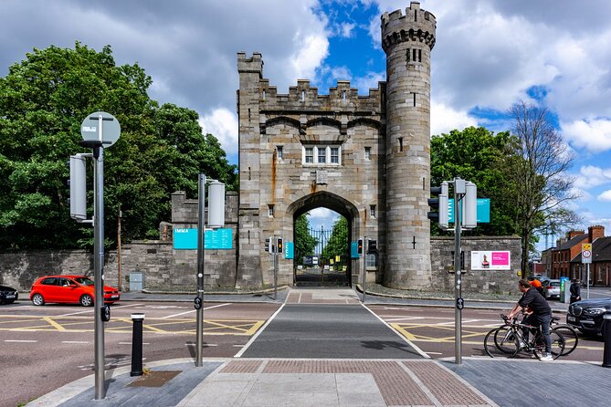 The Dublin Incident: Alien, Whiskey & Clues Exploration Game - Finishing near Kilmainham Gaol: a strong Dublin finale