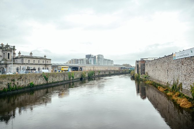 The History of Dublin With Locals: 1916 Easter Rising PRIVATE Tour - Guides make or break this kind of tour, and the best ones really talk