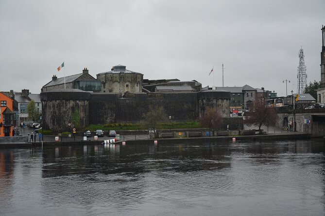 Tullamore Distillery, Athlone and Clonmacnoise from Galway - Price and Value for a Private 7-Person Group from Galway