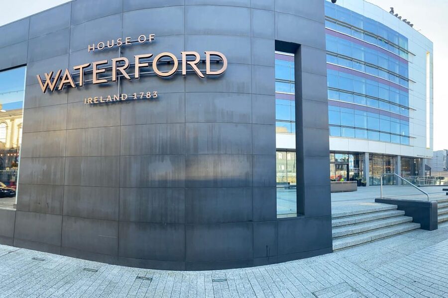 Waterford: House of Waterford Factory Tour - Cutting department: the diamond wheel and the logic of clean edges